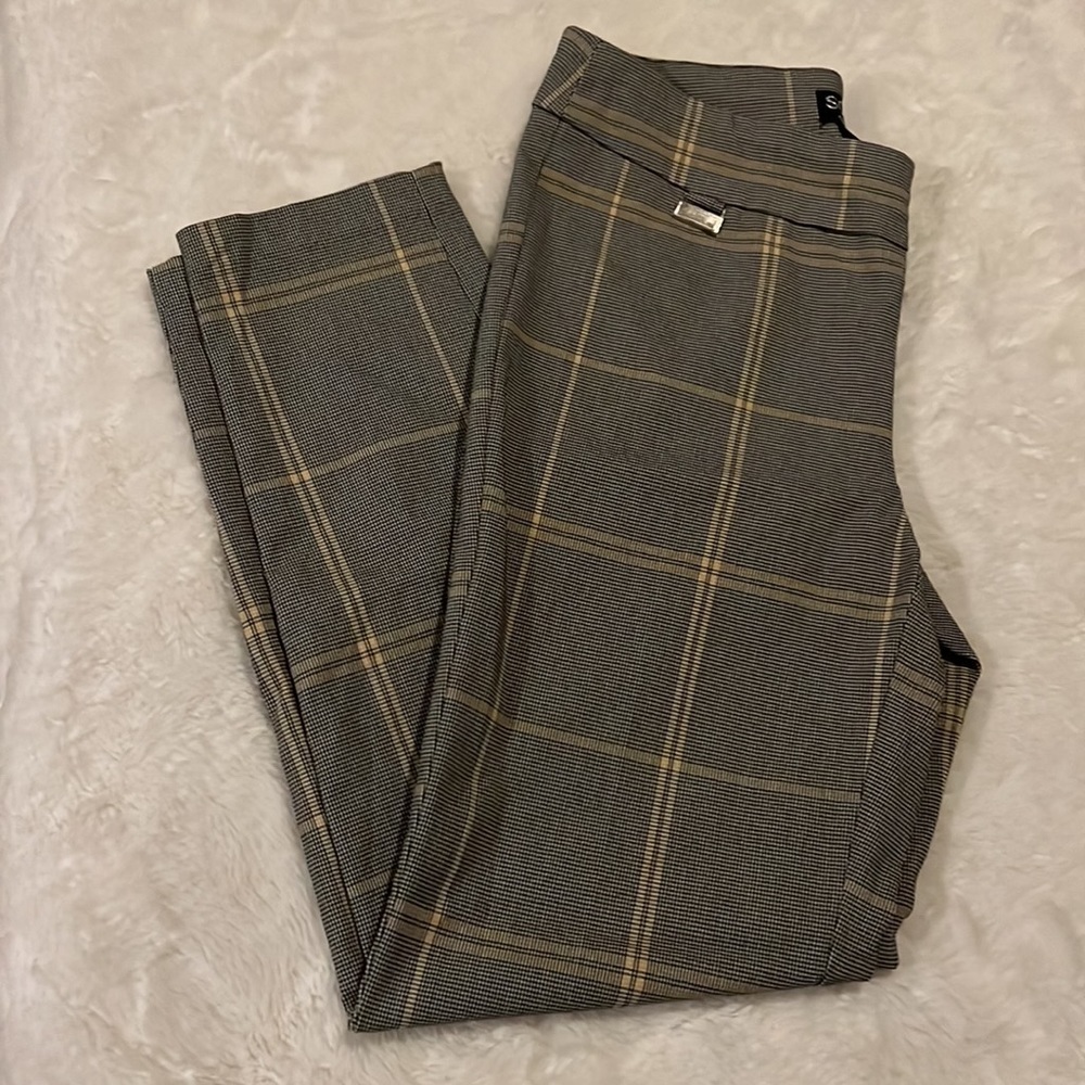 Soho Apparel Women’s Ankle Pants